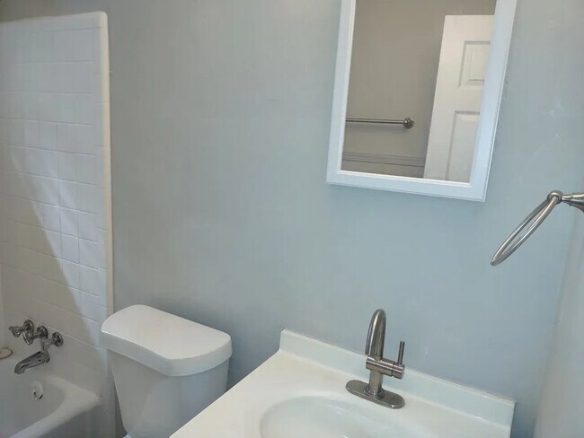 Building Photo - 1327 Ridgeview Rd