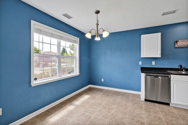 Building Photo - 1604 Royal Pine Ct