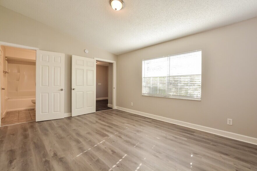 Building Photo - 9744 Heatherwood Ct
