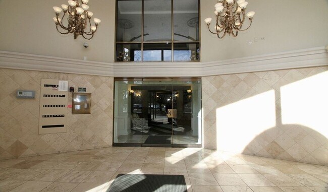Building Entry - 470 Fawell Blvd