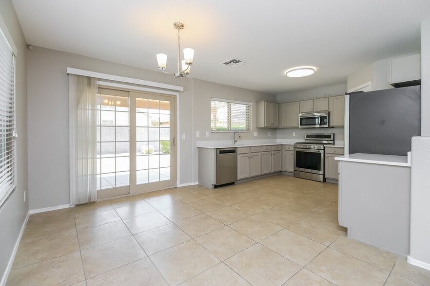 Building Photo - 3047 W Dancer Ln