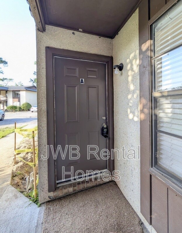 Building Photo - 476 Bentwood Ln