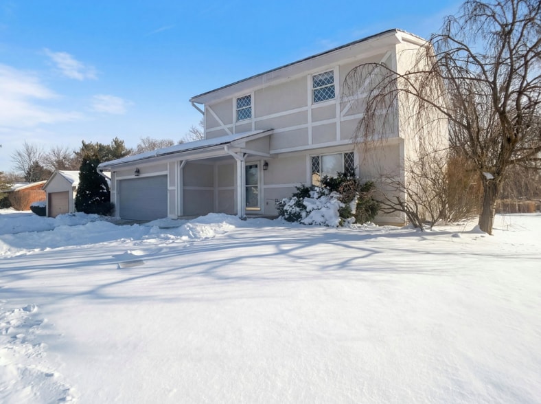 Building Photo - 6571 Schenk Ave