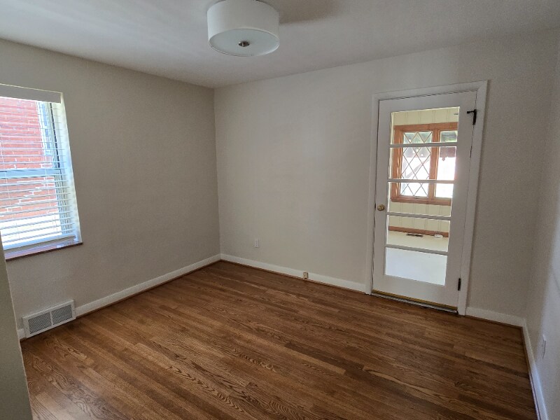 Building Photo - 7729 Brookline Terrace