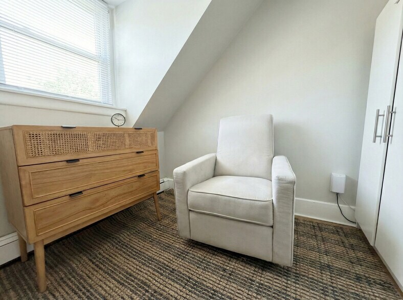 Building Photo - 24 Fellsway W