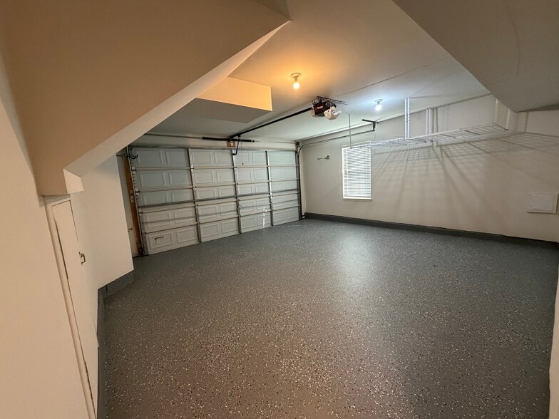 Building Photo - 45903 Peach Oak Terrace