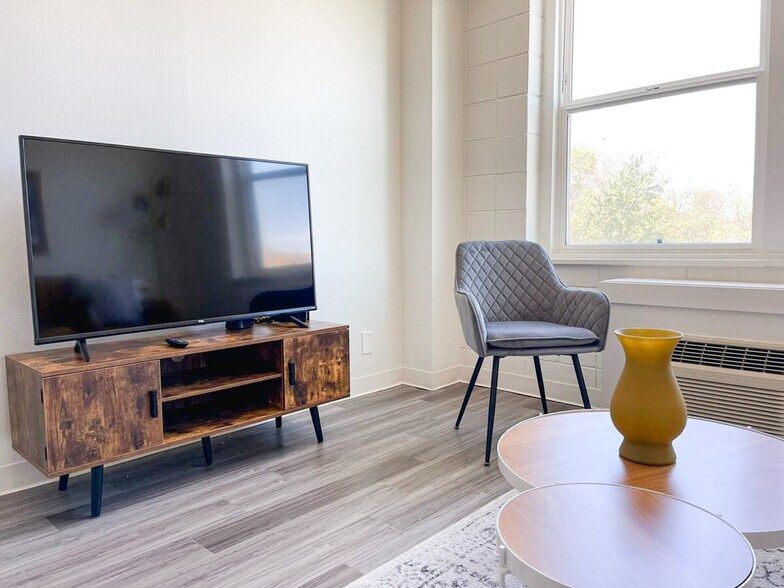 Building Photo - 2515 Burnet Ave