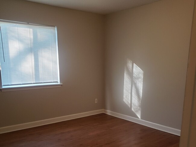 Building Photo - Adorable 3 Bedroom Home in Hemby Bridge!