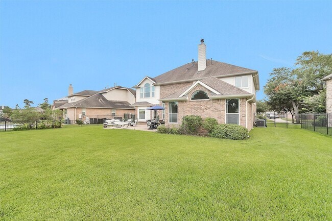 Building Photo - 3002 E Lake Falls Cir