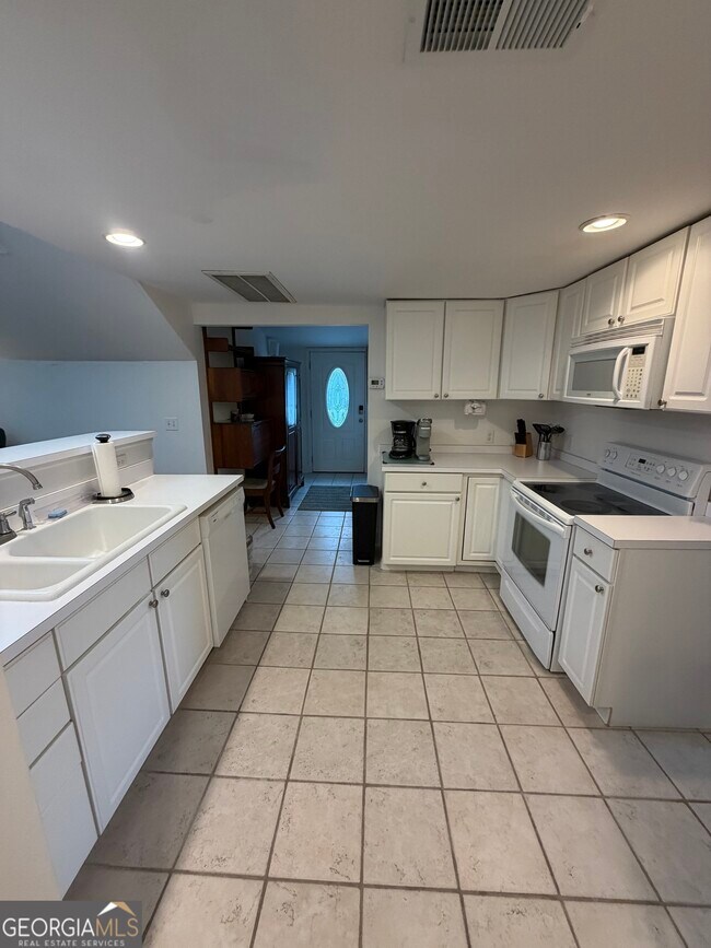 Building Photo - 601 Norris St