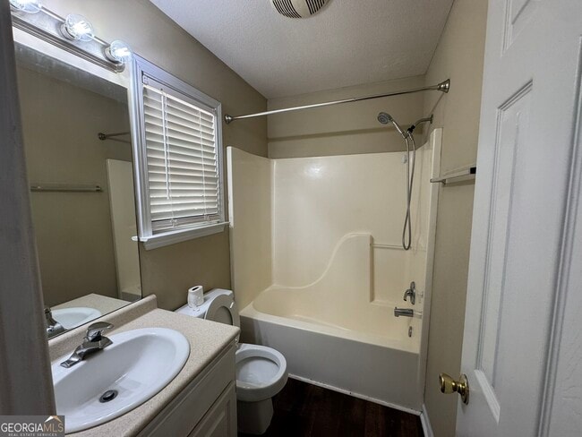 Building Photo - 5601 Landings Pkwy