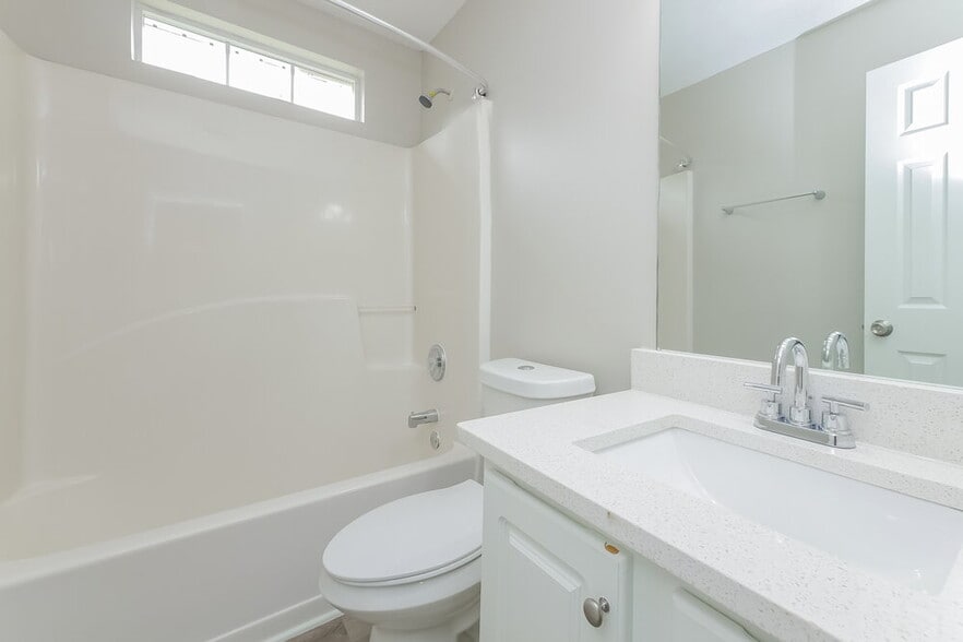 Building Photo - 1423 Buckingham Ct