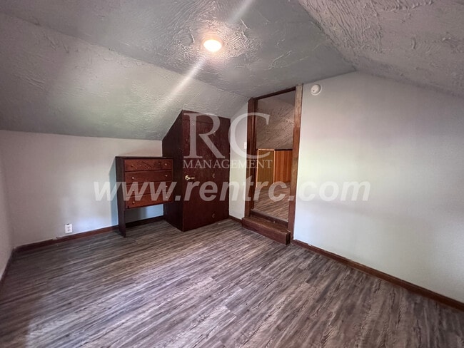 Building Photo - 223 Kentucky-