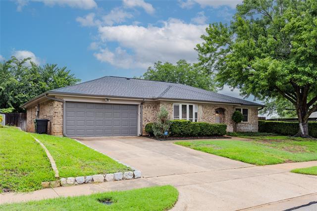 Primary Photo - 717 Huntwich Dr