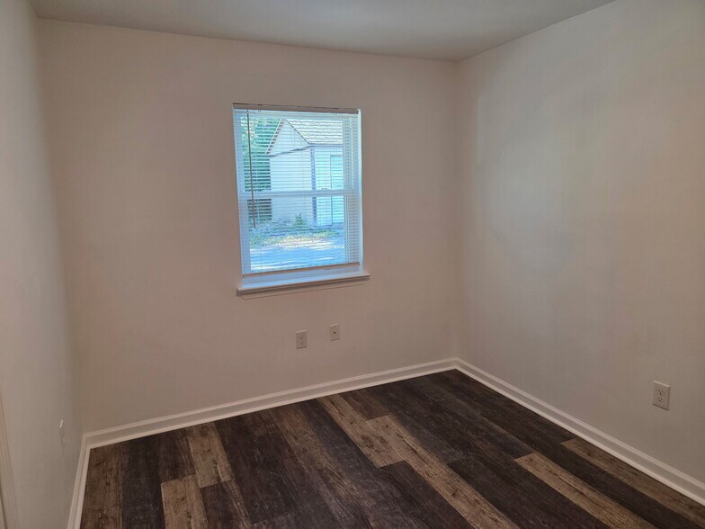 Building Photo - 1802 Edmund Ave NE