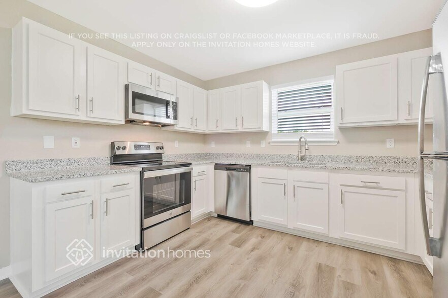 Building Photo - 78125 Saddle Rock Rd