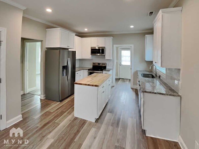 Building Photo - 2112 Middale St