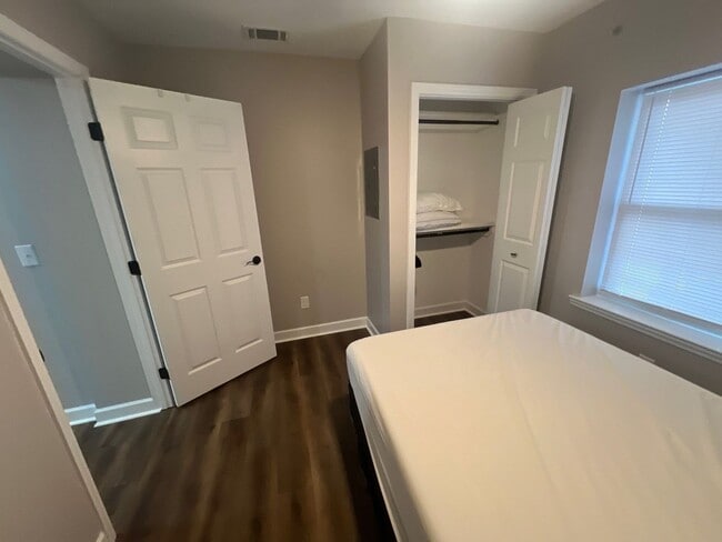 Building Photo - FULLY FURNISHED - Beautiful 1 Bed, 1 Bath Located in Historic Germantown w/ Flexible Lease Terms!
