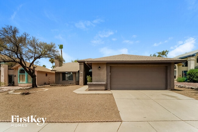 Building Photo - 9741 N Camino del Fierro