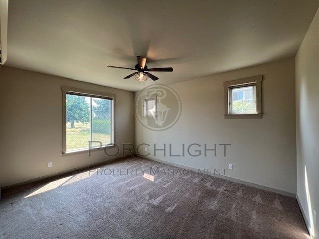 Building Photo - 2200 Greenview Cir