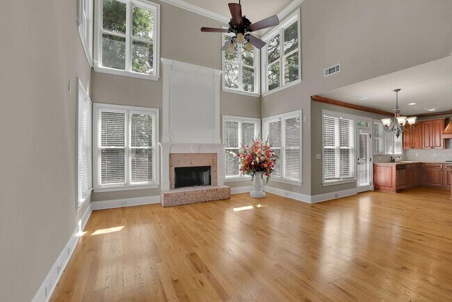 Building Photo - 1225 Mcminn Way