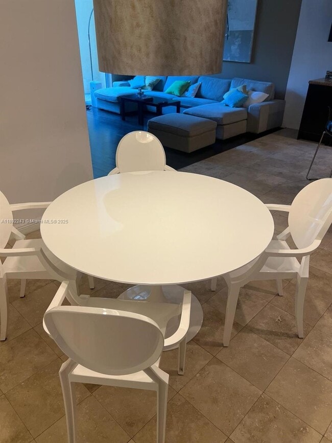 Building Photo - 1755 E Hallandale Beach Blvd