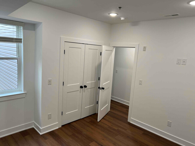 Building Photo - 2554 Frankford Ave