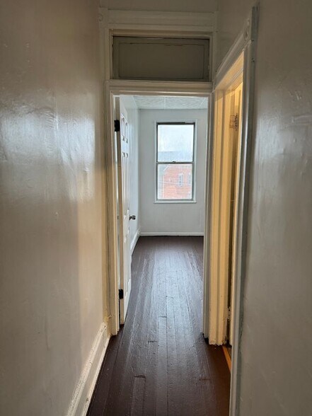 Building Photo - 537 Sanford Pl