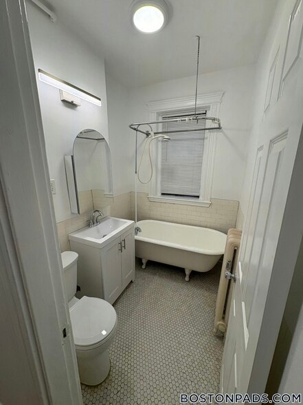 Building Photo - 52 Charlesgate E