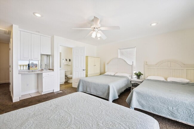 Building Photo - 8013 Surf Dr