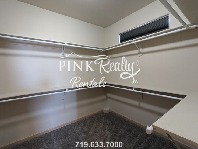 Building Photo - 1325 N Challenger Pl