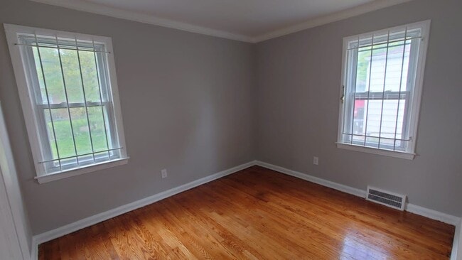 Building Photo - 5263 Lodewyck St