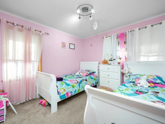 Building Photo - 8705 W 92nd Pl