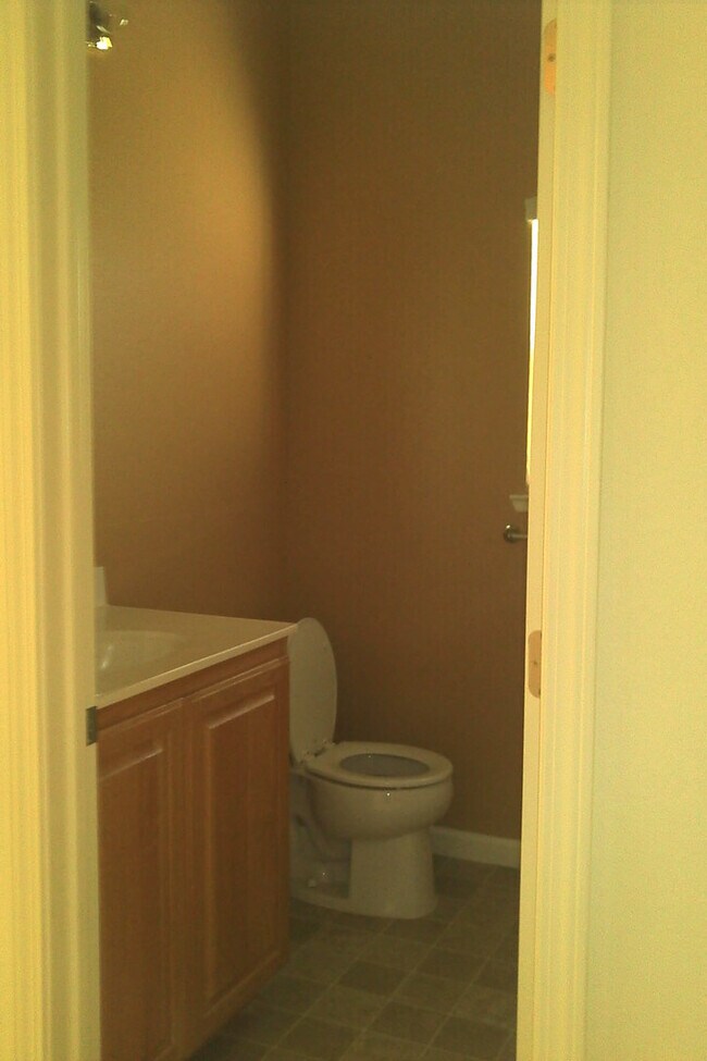 Building Photo - 6503 Kingbird Ct