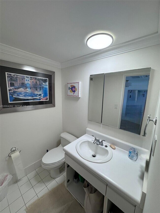 Building Photo - 5151 Collins Ave