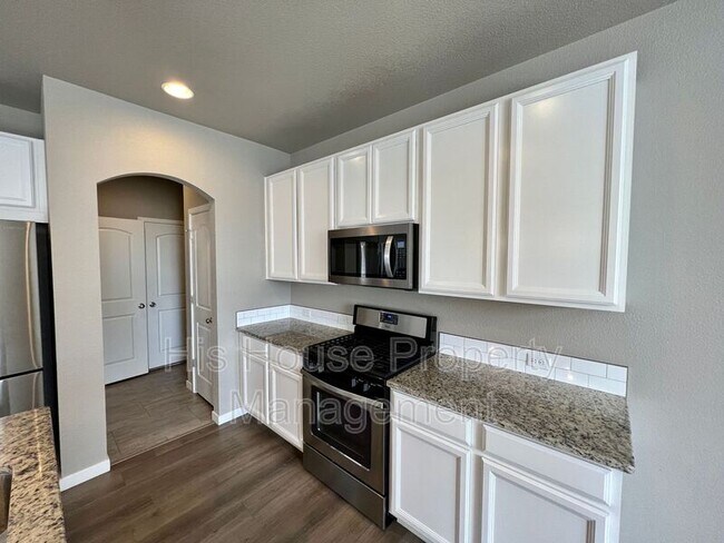 Building Photo - 3218 San Carlo Ave