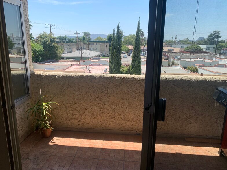 Balcony - 1422 Rock Glen Ave