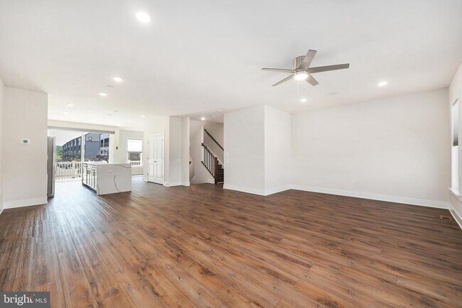 Building Photo - 1743 Riverbluff Ave