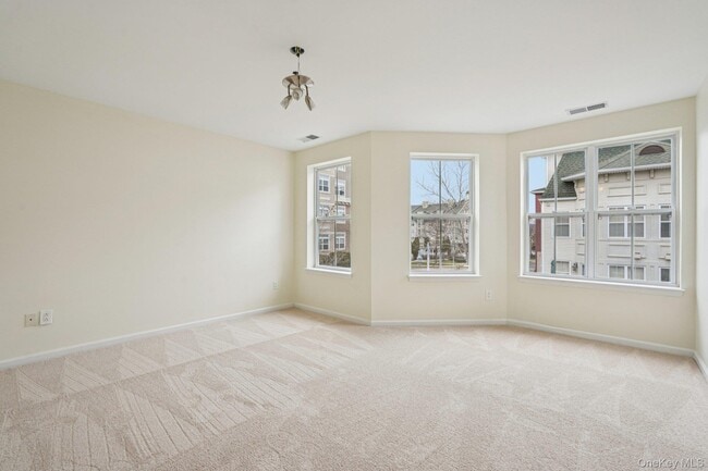 Building Photo - 2 Leeward Dr
