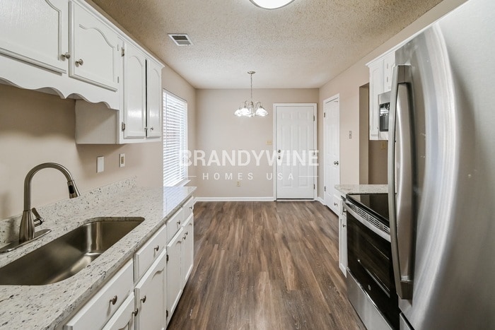 Building Photo - 7569 Bridelwreath Dr