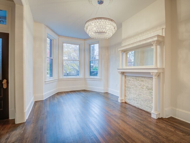 Building Photo - 1022 Park Rd NW