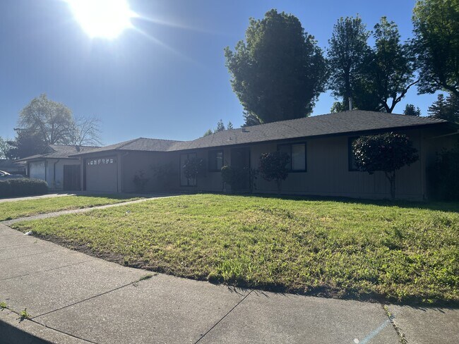 Building Photo - 800 Andrew Dr