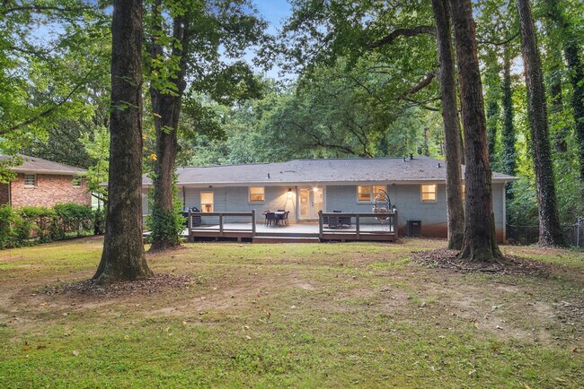 Building Photo - 2596 Dawn Dr