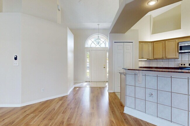 Building Photo - 967 SE Browning Ave