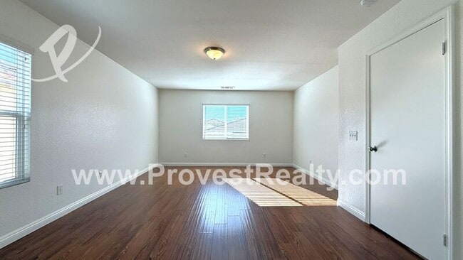 Building Photo - 13171 La Crescenta Ave