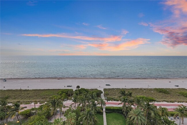 Building Photo - 5025 Collins Ave