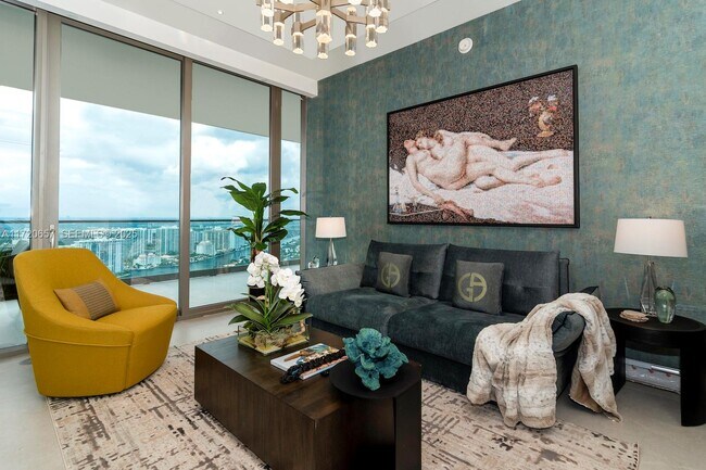 Building Photo - 18975 Collins Ave