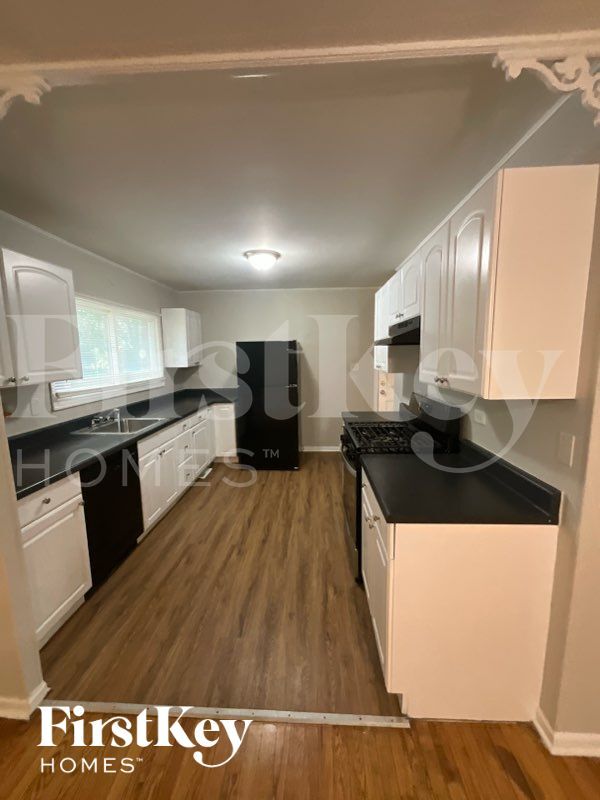 Building Photo - 22728 Ridgeway Ave
