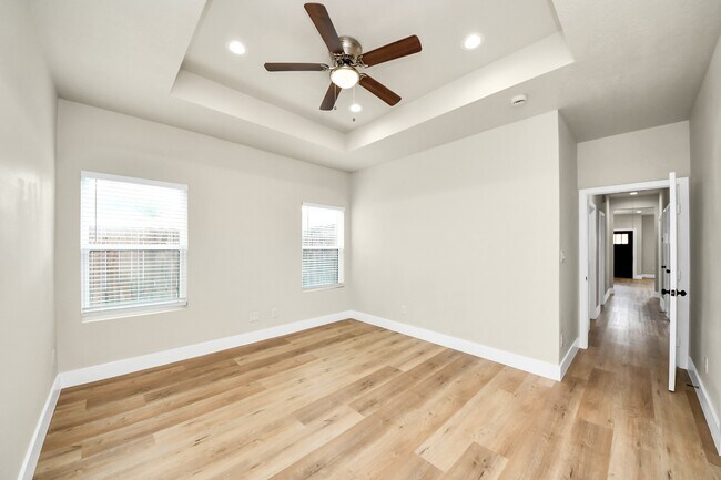 Building Photo - 5211 Amy St