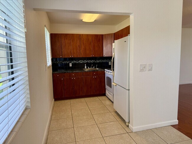 Building Photo - 28 Easthampton B